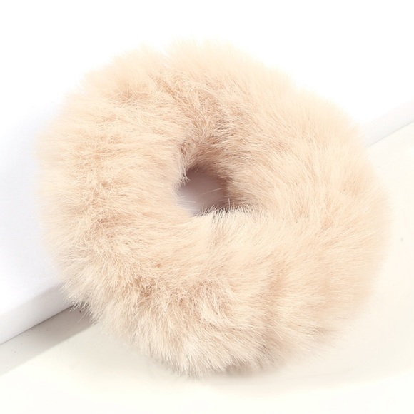 🔥 5 Piece Fur Hair Ties - Picture 3 of 8